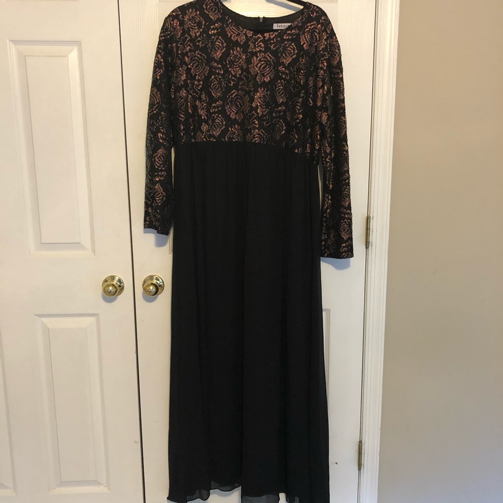 Modest dress